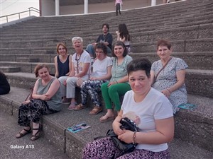 Παρακολούθηση θεατρικής κωμωδίας «Καραμέλες Ούζου»