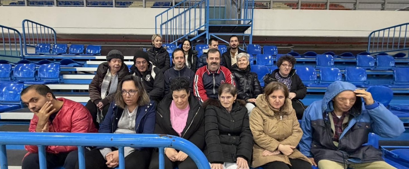 Παρακολούθηση φιλικού αγώνα Basket
