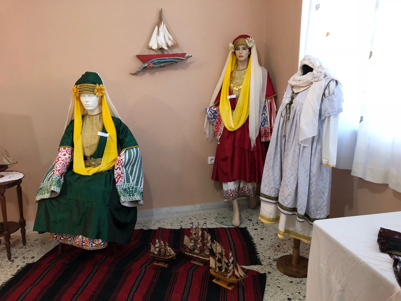 Επίσκεψη στην έκθεση Φωτογραφίας και Παραδοσιακής Φορεσιάς