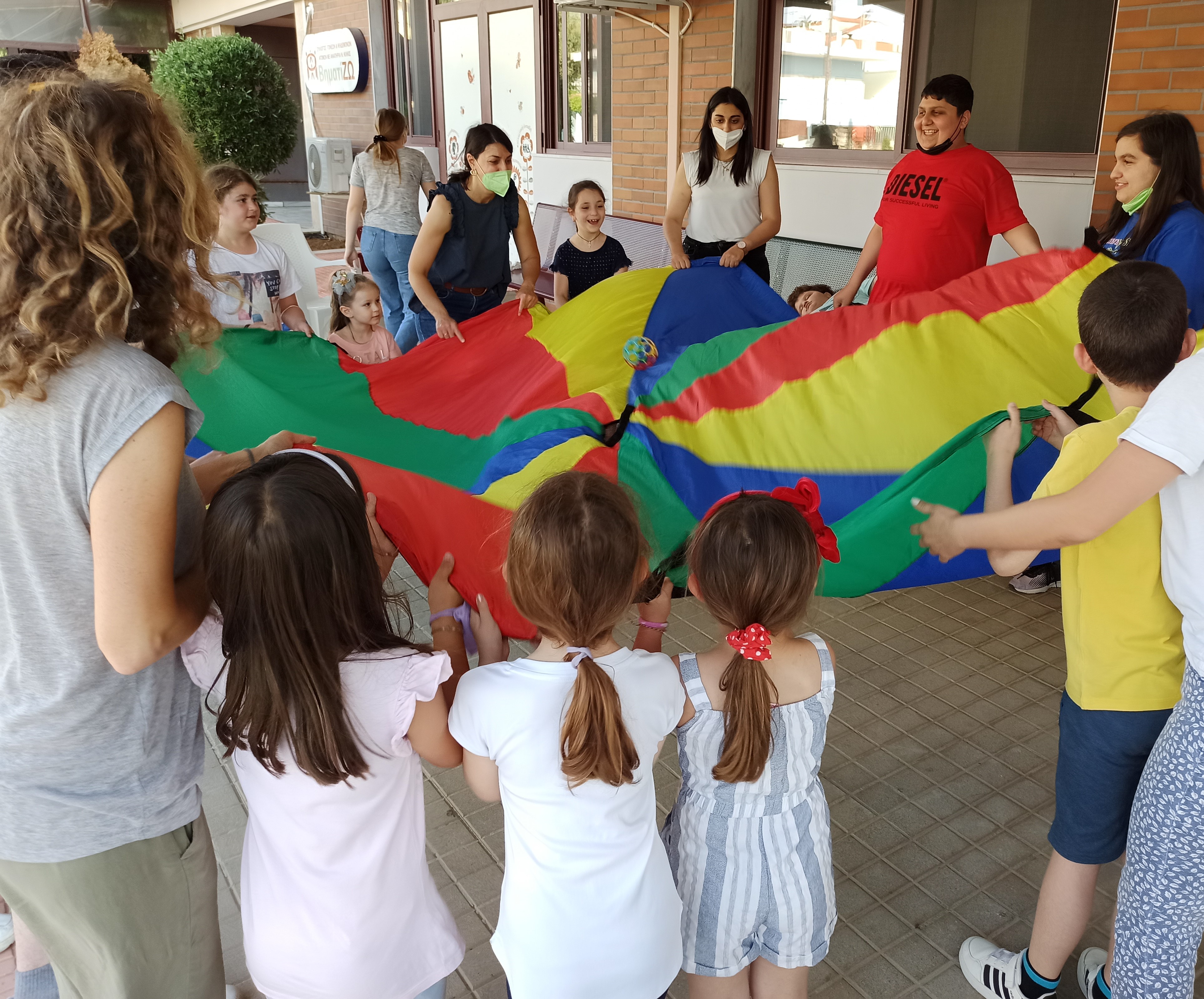 Παράδοση καπακιών μετά μουσικής