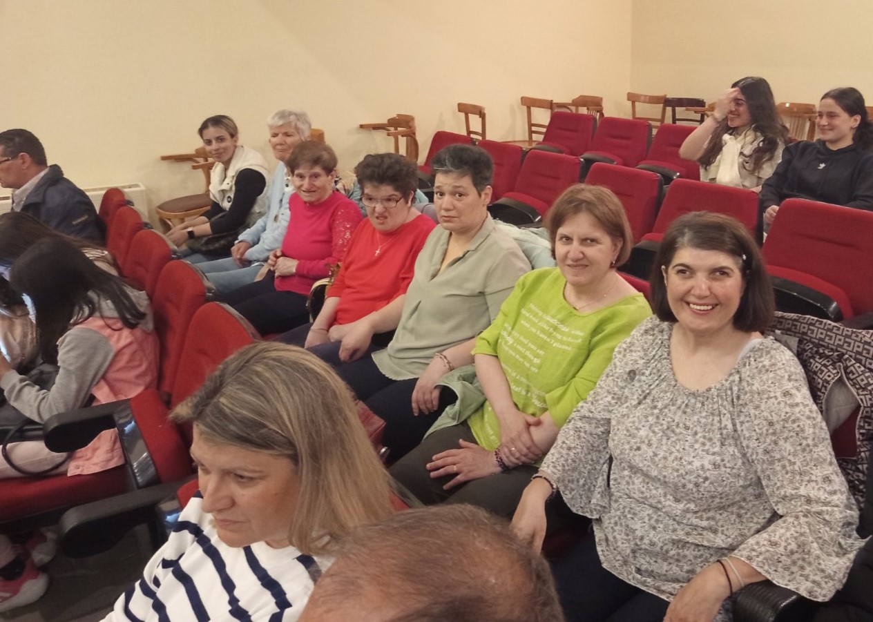Παρακολούθηση θεατρικής παράστασης